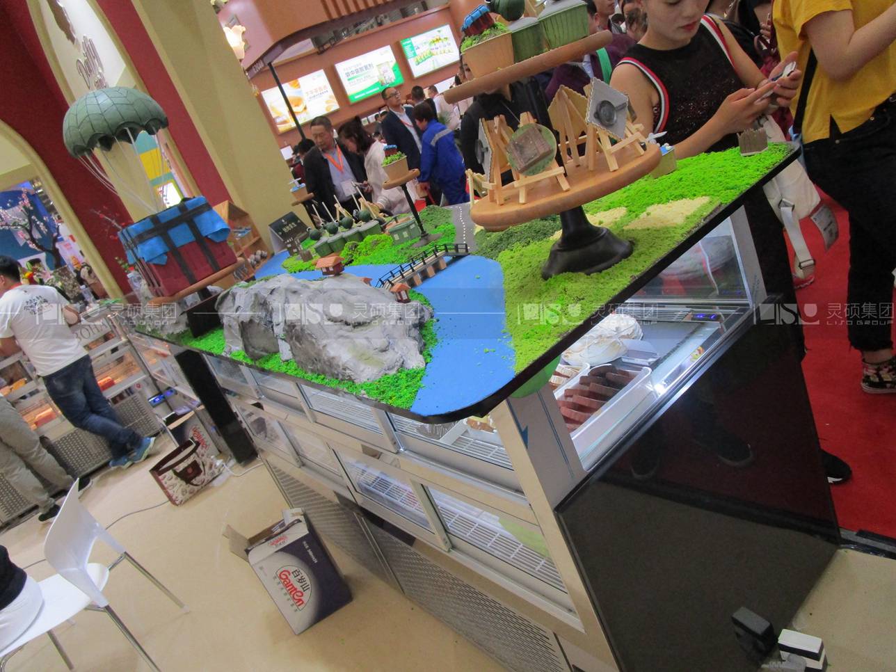 億成黛妃焙烤展展臺設(shè)計(jì)案例