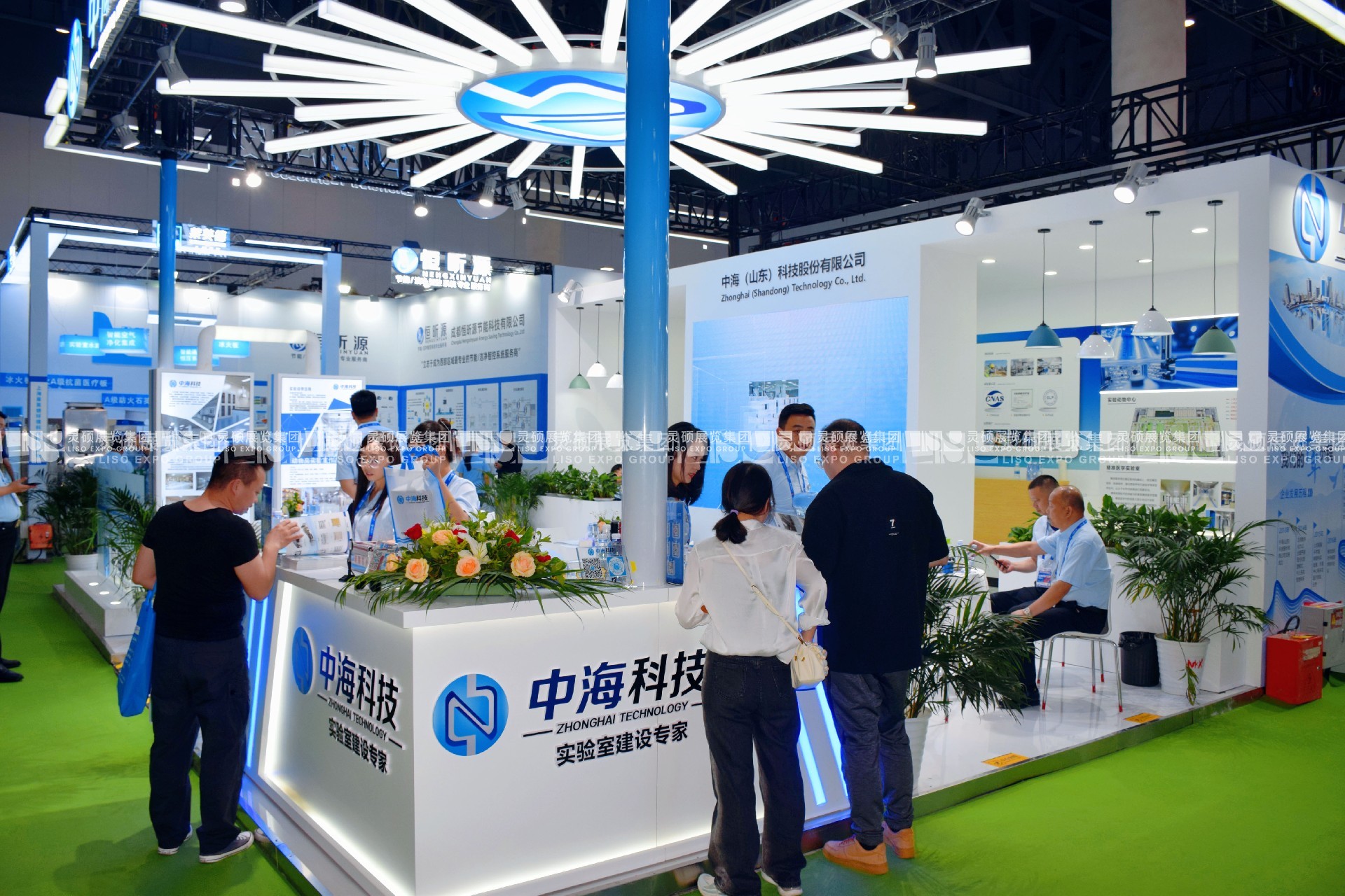 醫(yī)院建設(shè)大會展臺設(shè)計搭建案例-中?？萍? title=